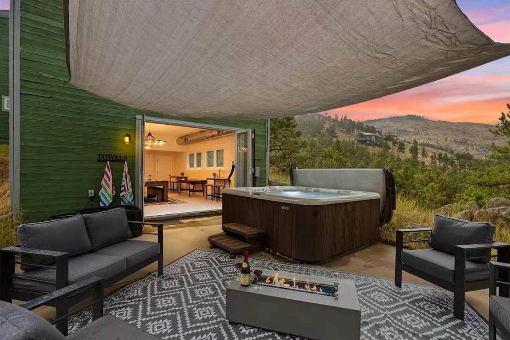 En generel udsigt til bjerge eller udsigt til bjerge taget fra feriehuset