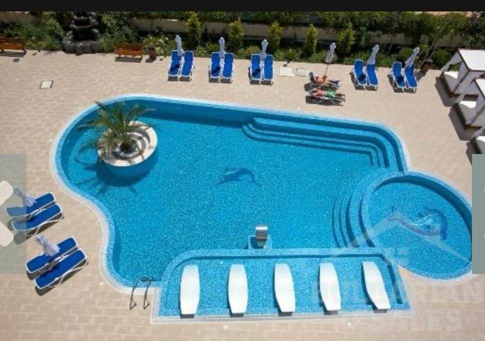 Бассейн в Villa Valencja Apartments или поблизости