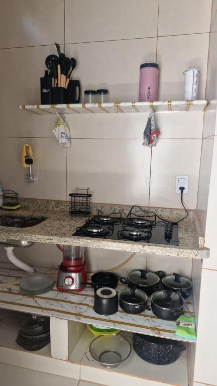 Una cocina o cocineta en KIT 01 TERREO 5 PESSOAS LEo