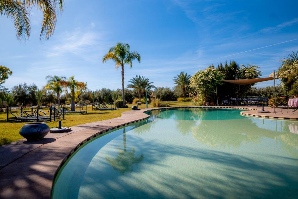 La alberca dentro o cerca de Riad Al Mendili Private Resort & Spa