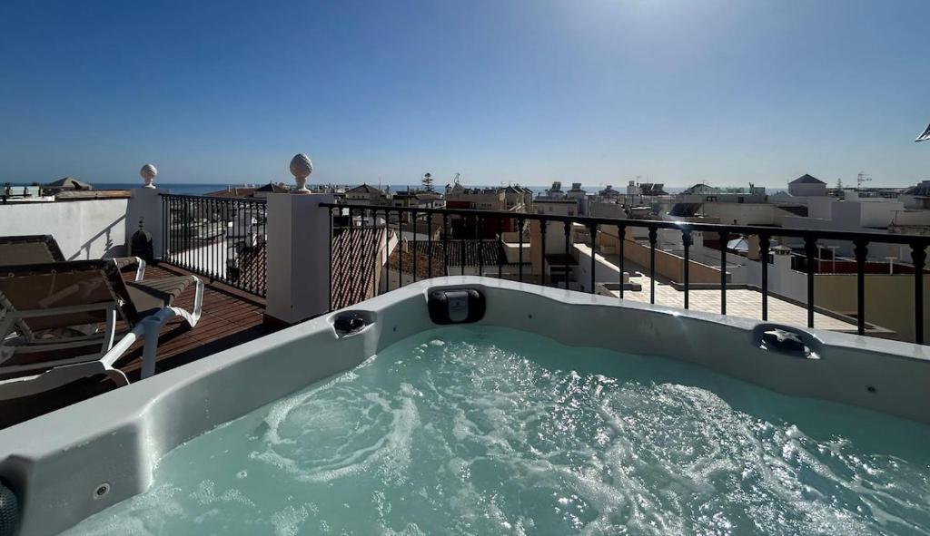 Billede fra billedgalleriet på Luxury Apartment with Private Rooftop & Jacuzzi i Nerja