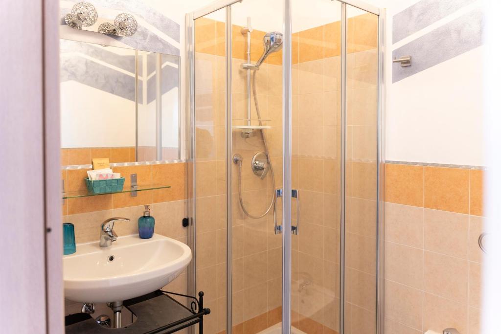 La Casa Del Grillo 1 - 16