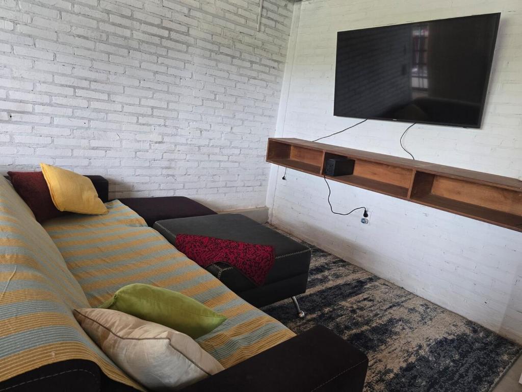 Μια τηλεόραση ή/και κέντρο ψυχαγωγίας στο Quinta los Buhos