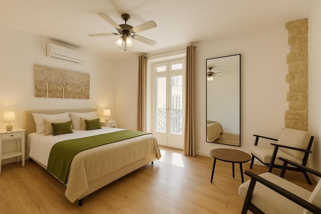 En eller flere senge i et værelse på Old Town Hvar