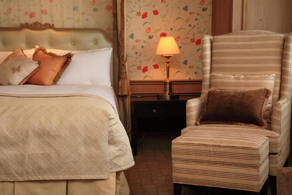 Hotel Monterey Grasmere Osaka - 
