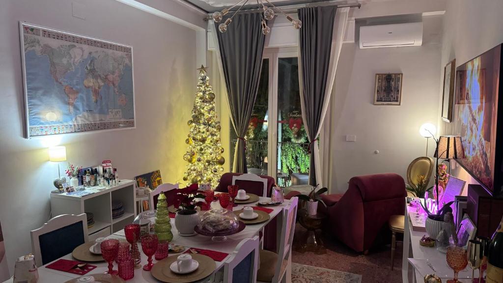 TV a/nebo společenská místnost v ubytování AC GOLD B&B Boutique Rooms & Suite