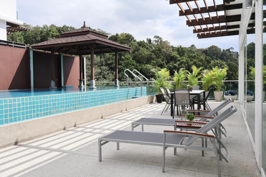 Bazén v ubytování Kamala Seaview - 3 BR Private Pool Villa nebo v jeho okolí