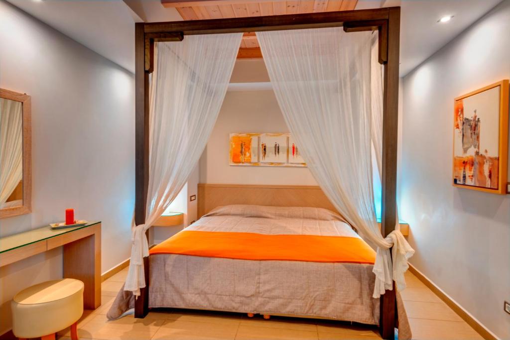 Nissaki Beach Hotel - 5