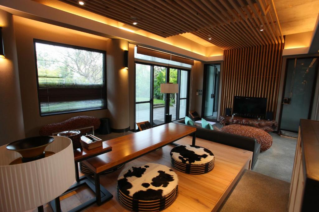 TV a/nebo společenská místnost v ubytování The House 15 Villa