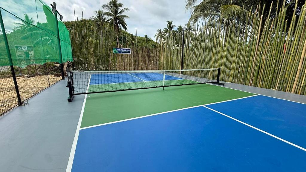 Facilități de tenis și/sau squash la sau în apropiere de Inbox Siargao Resort