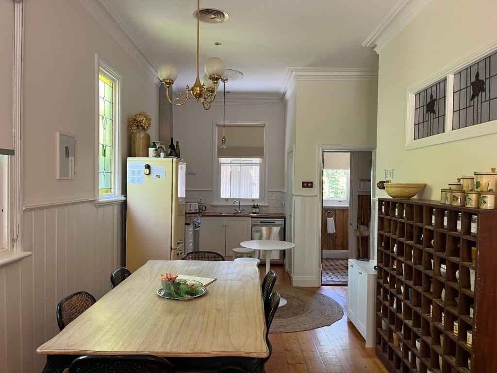 Kuchyň nebo kuchyňský kout v ubytování Kelly House