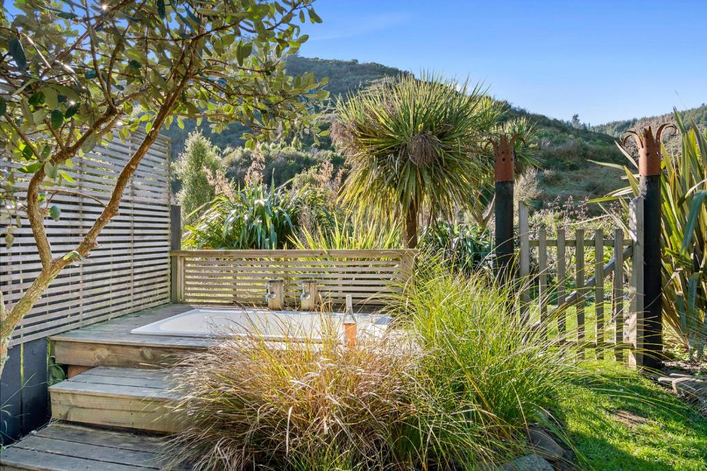 En have udenfor Brook Beauty - Nelson Holiday Home