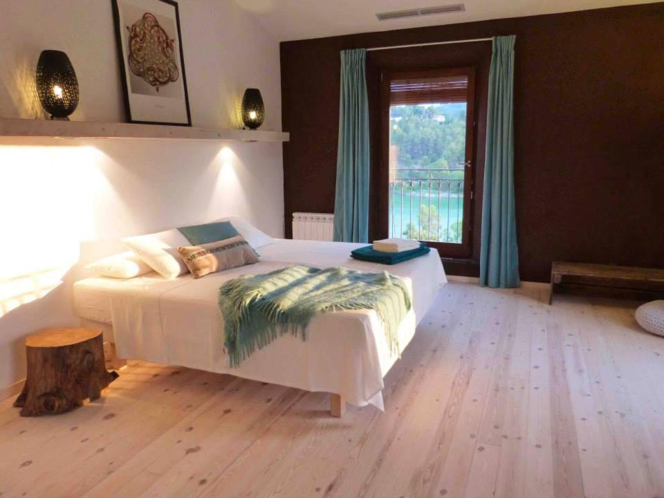 Casa Vella del Panta - Family Room With Mountain View