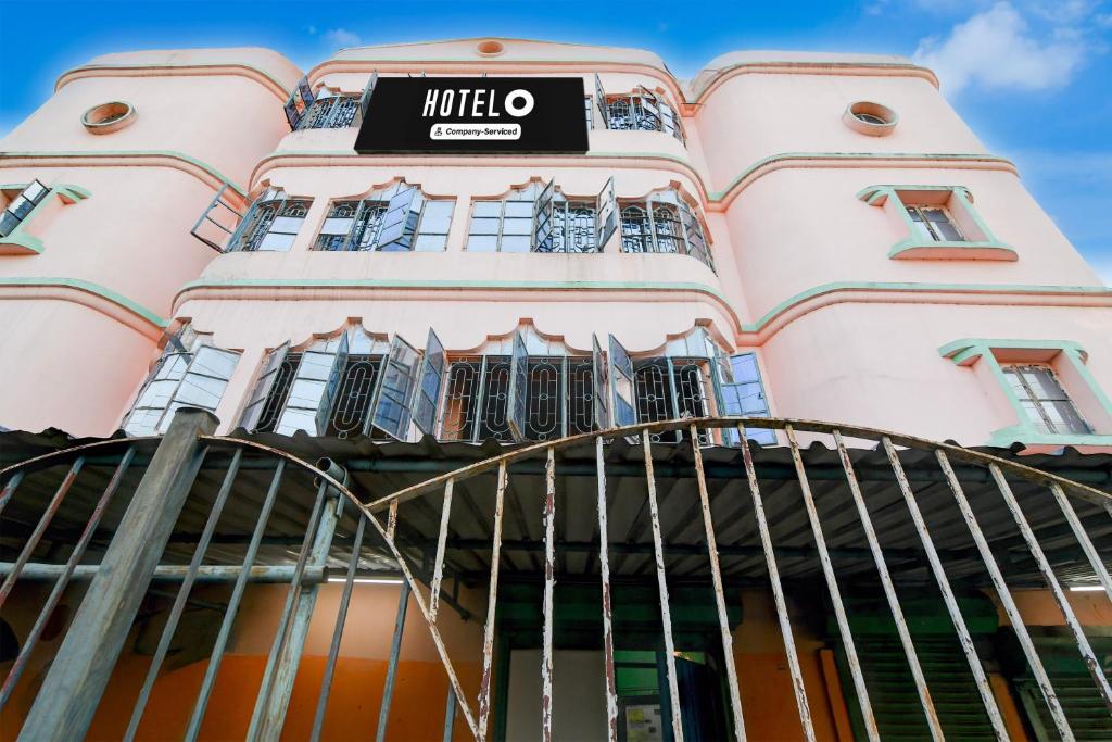 El edificio en el que está el hotel