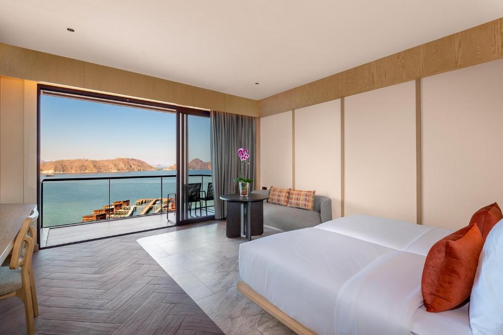 Katamaran Hotel & Resort Komodo - 6