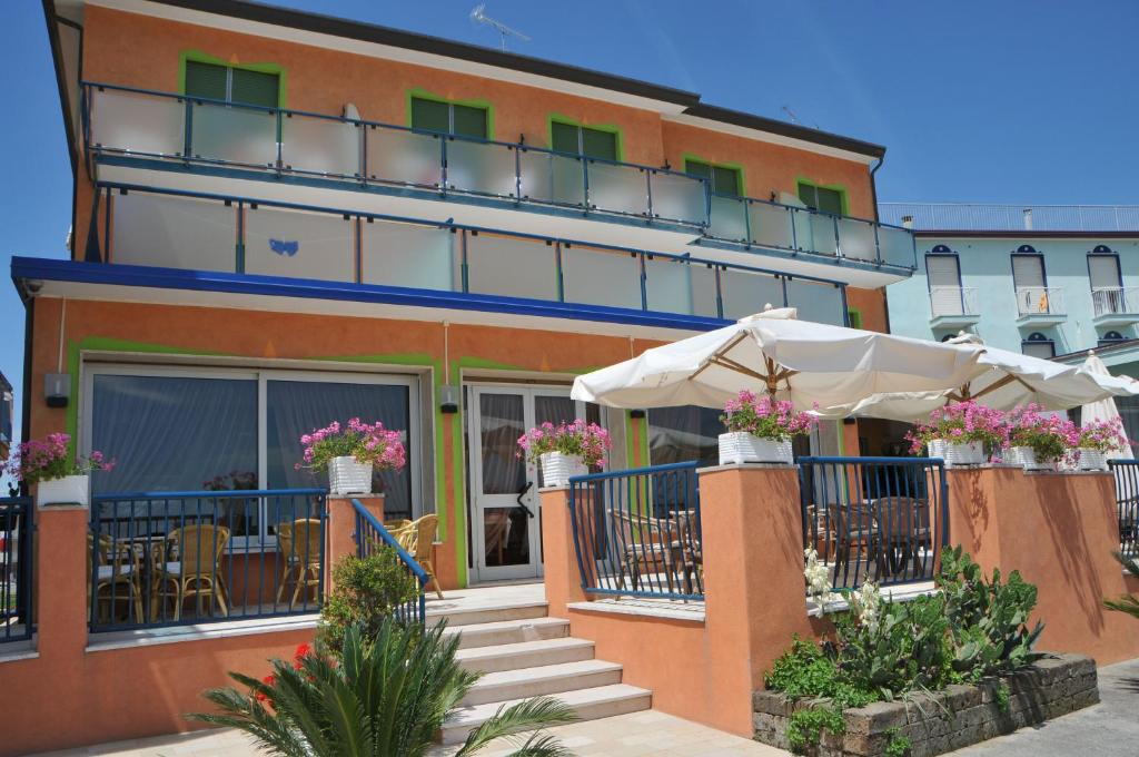 Budova, kde se hotel nachází