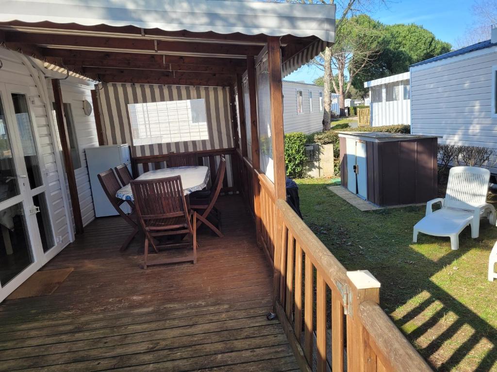 En have udenfor Mobil home 6 personnes avec Lave Linge et TV