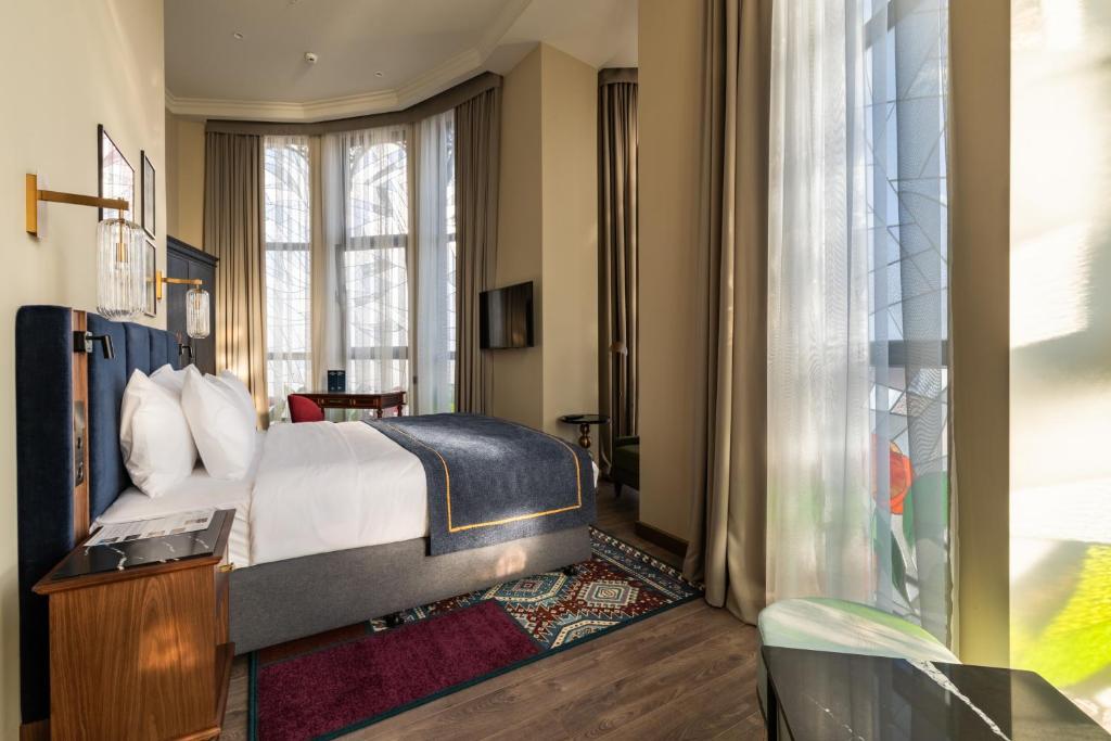 امکانات Hotel Indigo Batumi - Old Town by IHG - تصویر ۴
