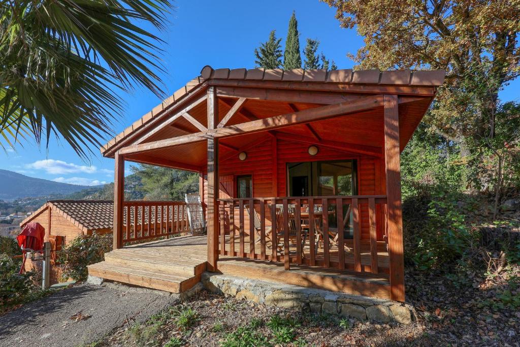 En generel udsigt til bjerge eller udsigt til bjerge taget fra feriehuset