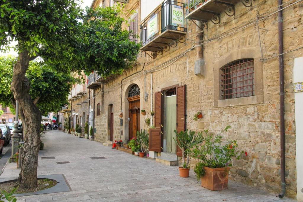 THE PALACE B&B and Apartments - Quarto Duplo Deluxe Com Varanda E Vista Mar