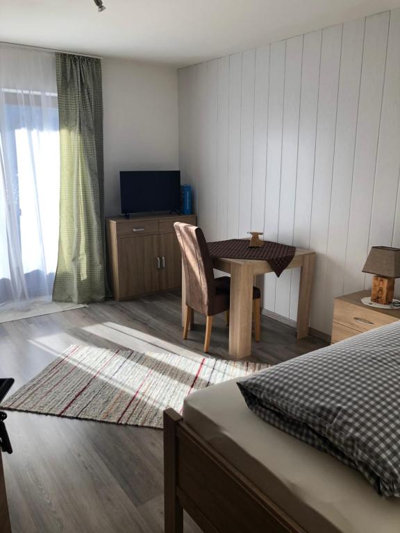 Gästehaus Pöppl - Eenpersoonskamer Met Balkon