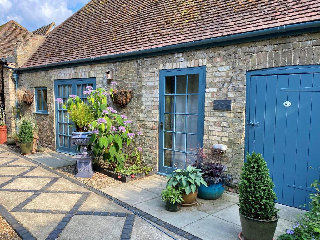 En have udenfor Finest Retreats - The Potting Shed at Island Hall