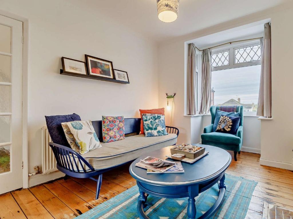 Posezení v ubytování 3 Bed in Walton on the Naze 93784