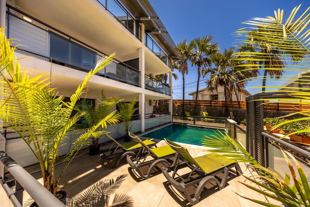 Bazén v ubytování Samadjya Appartements nebo v jeho okolí