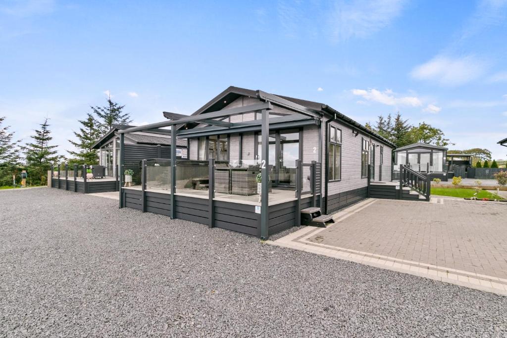 Arranview Lochside Pods & Lodges all with private Hot-tubs - 