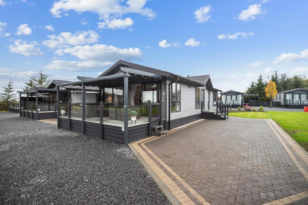 Arranview Lochside Pods & Lodges all with private Hot-tubs - 