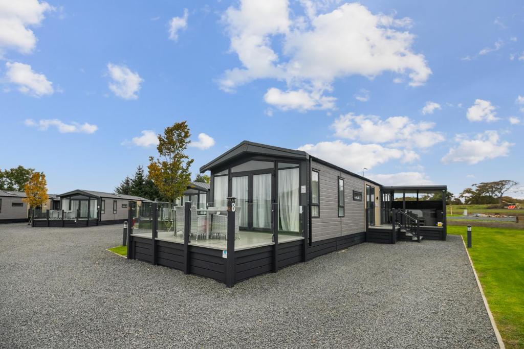 Arranview Lochside Pods & Lodges all with private Hot-tubs - 
