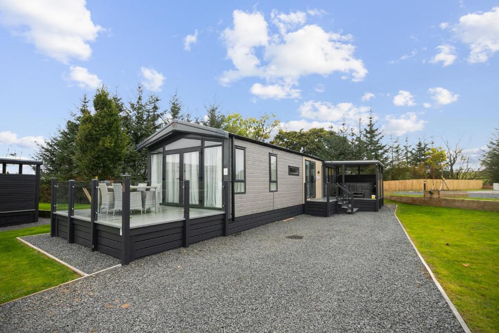 Arranview Lochside Pods & Lodges all with private Hot-tubs - 