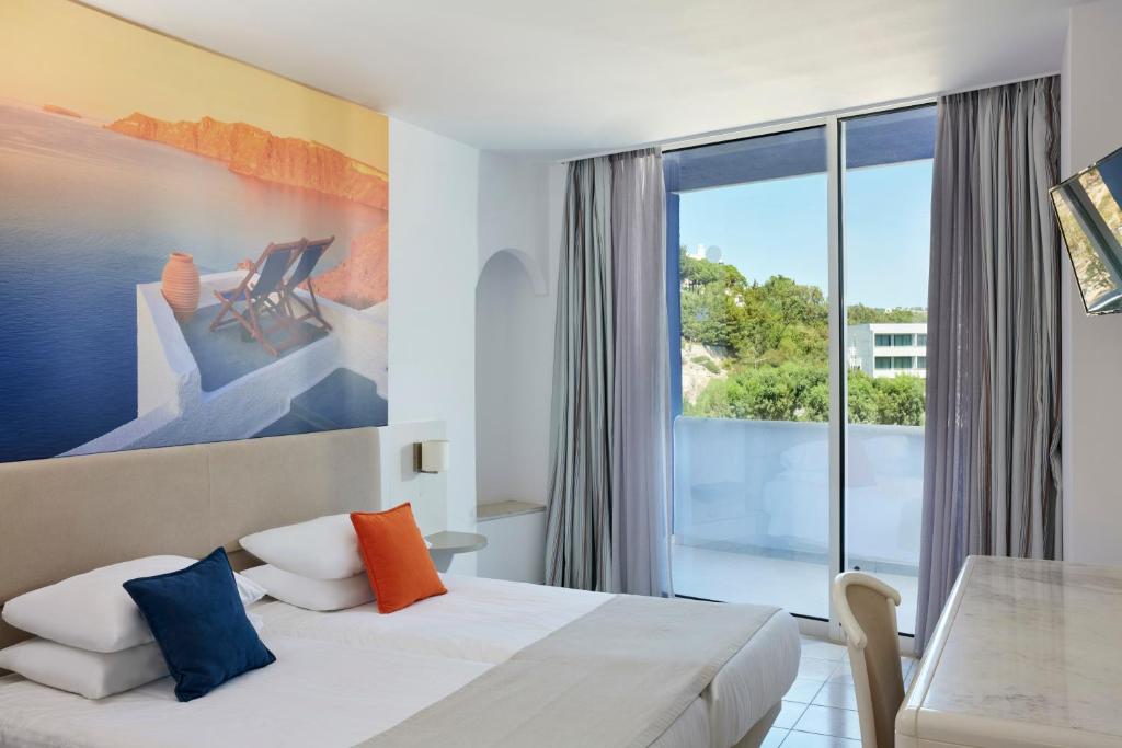 Epsilon Hotel Apartments - 1