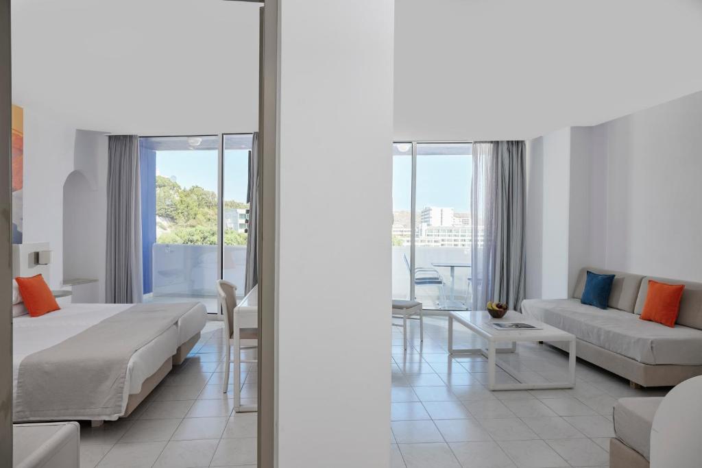 Epsilon Hotel Apartments - 2