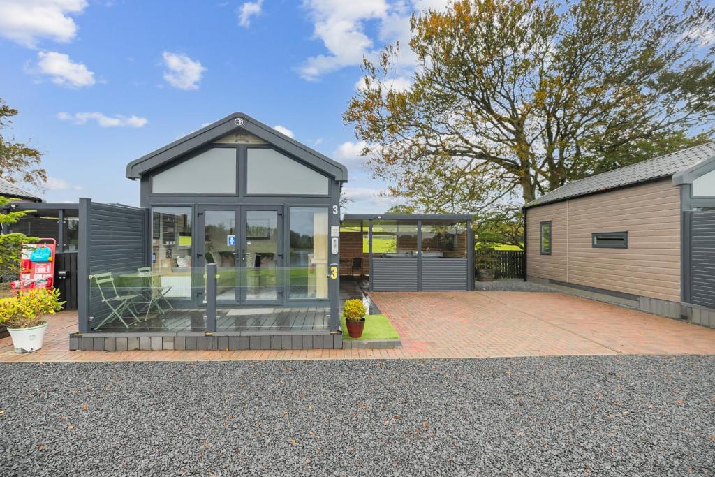 Arranview Lochside Pods & Lodges all with private Hot-tubs - 