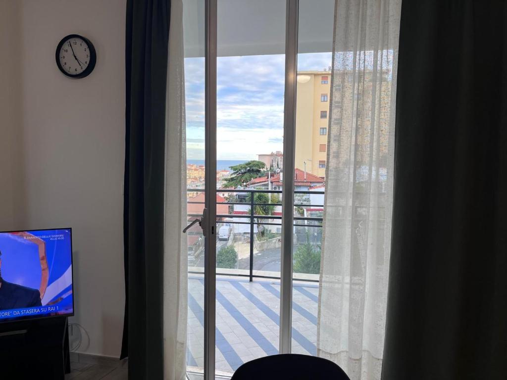 Μια τηλεόραση ή/και κέντρο ψυχαγωγίας στο Luciana2