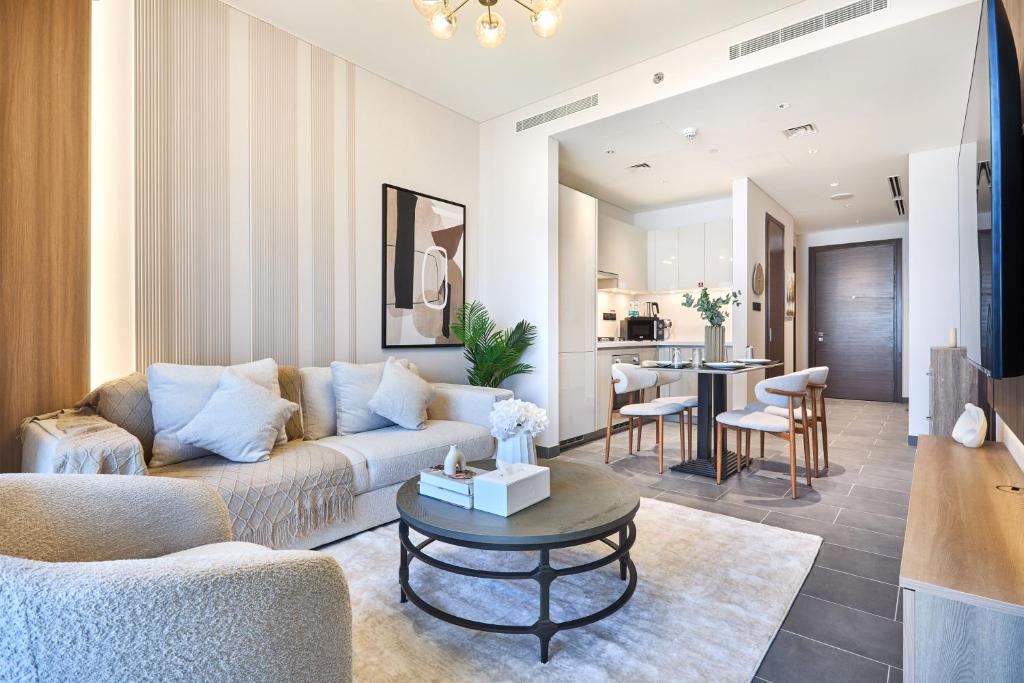 امکانات STAY BY LATINEM Luxury 1BR Holiday Home CB 3509 Near Burj Khalifa - تصویر ۴