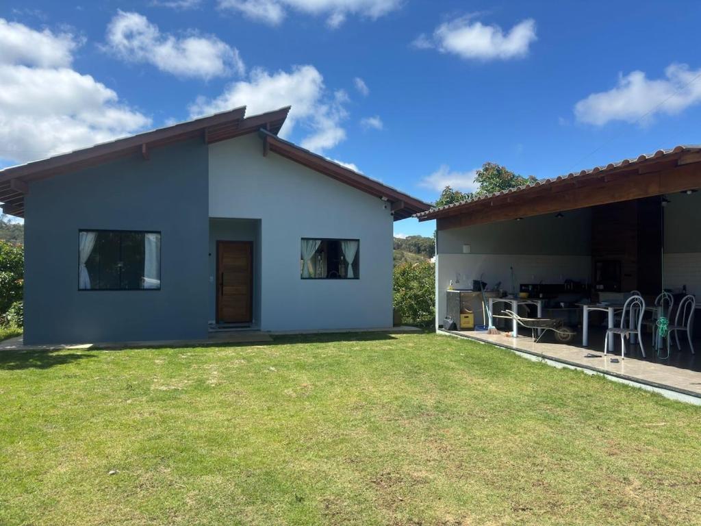 Το κτήριο όπου στεγάζεται  η παραθεριστική κατοικία