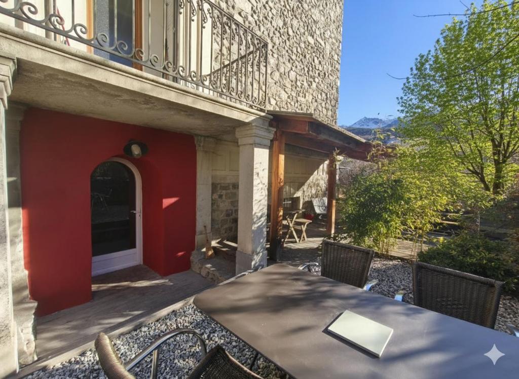 شرفة أو تراس في Appartement au rez de jardin d'une villa Mexicaine