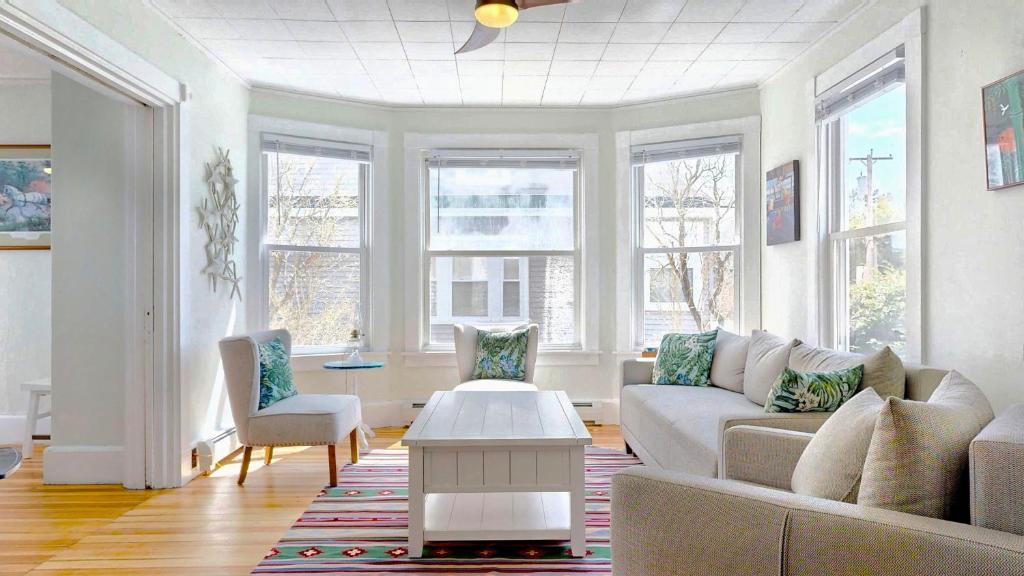 Гостиная зона в Dancing QueenUPDATED APRIL 2025