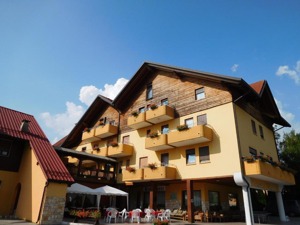 Budova, kde se hotel nachází