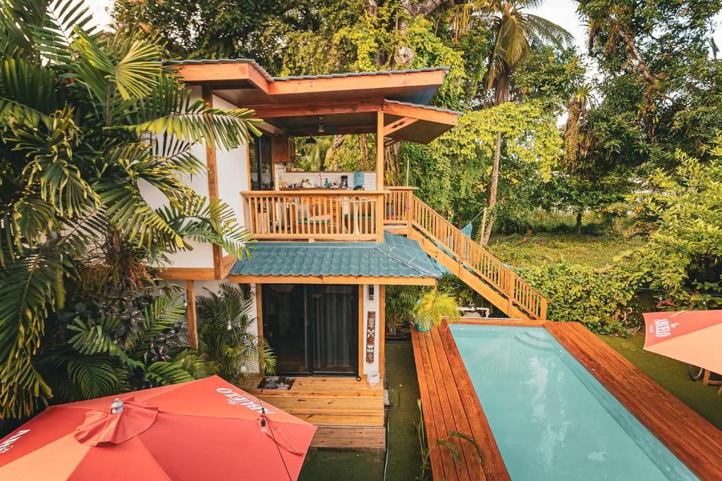 Swimmingpoolen hos eller tæt på Casa Lia Bocas