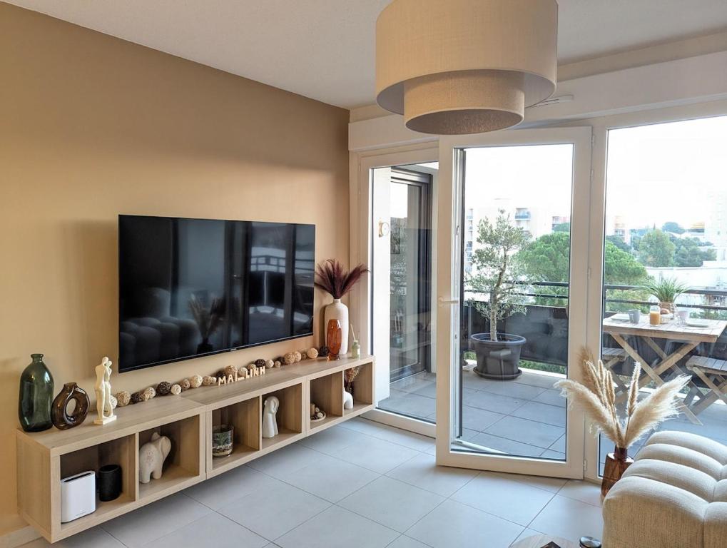 Beautiful 3-bedroom apartment with terrace, park view