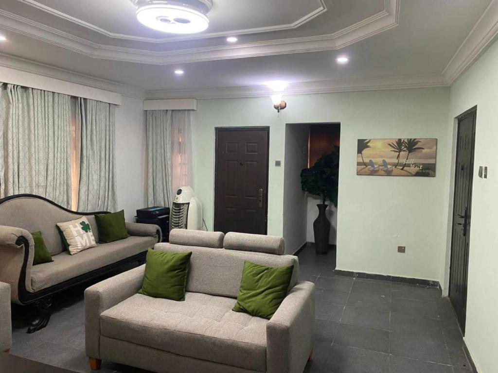 Χώρος καθιστικού στο Orange Bricks House