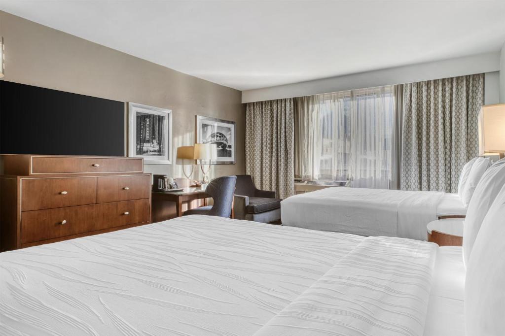Best Western Chicago Downtown-River North photo