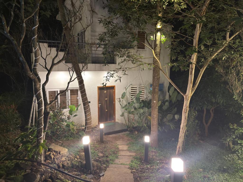 O grădină în afara Vprefer Green Yercaud Villa Individual With Garden View