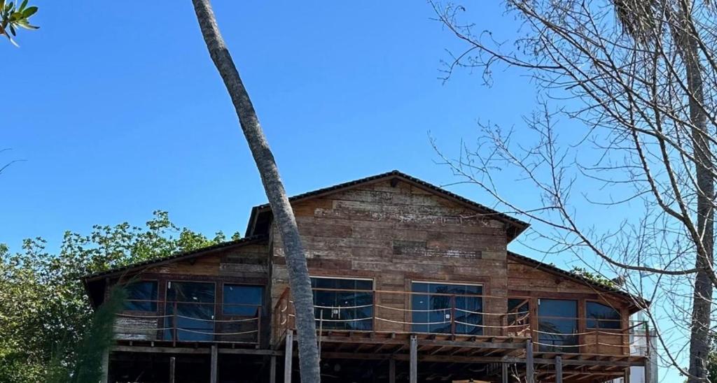 Bygningen som feriehuset ligger i