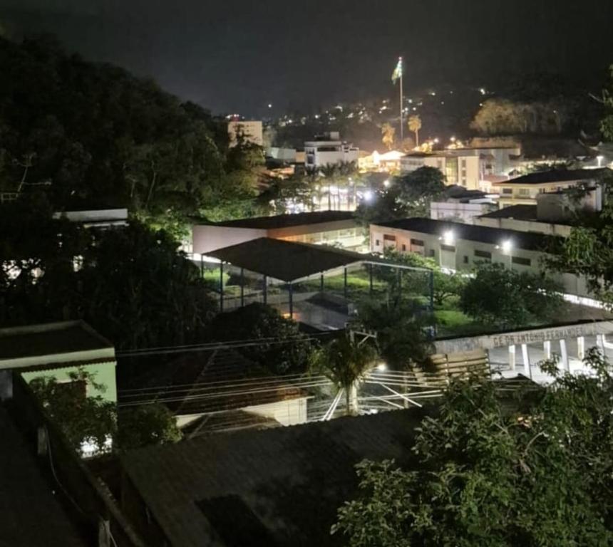 Nespecifikovaný výhled na destinaci Miguel Pereira nebo výhled na město při pohledu z apartmánu