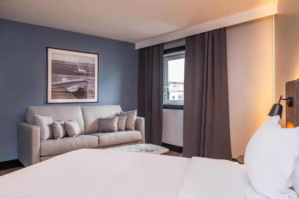 Golden Tulip CDG Airport Roissy - Superior Triple Room