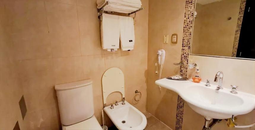 Koupelna v ubytování Departamento Centrico con piscina, gimansio y sauna